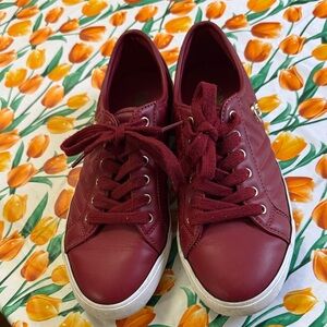 GBG Los Angeles Women's Wine Lace-Up Sneakers, Size 9.5 NWOT, MAKE AN OFFER!!!